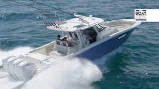 PURSUIT S428 - Walk Through Center Console Boat at MIBS 2022 - The Boat Show