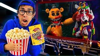 NUNCA ASSISTA O FILME DO CHUCKY E CHEESE ÀS 3 AM, FREDDY FNAF ME ATACOU EM CASA - Os Pandas