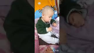 Управляет собой