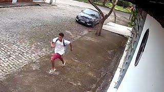 Ladrão é flagrado pulando muro de casa no centro de Eunápolis