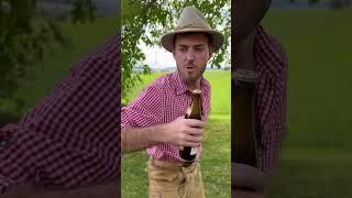 Bier öffnen: Amateur vs Profi #comedy #lustig #beer #österreich #satirecomedy