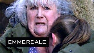 Emmerdale - A Terrified Liv Falls Apart in Front of Lisa and Begs for Help