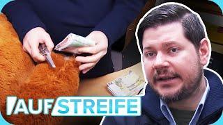 "Wie ein Chirurg" holt Paul Richter das versteckte GELD aus dem TEDDY ​​ | Auf Streife | SAT.1