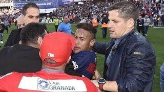 Messi y Neymar fueron 'agredidos' durante la invasión