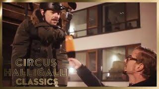 Schneller als ein Hund? | Aushalten: Wetten, dass | 2/2 | Circus Halligalli Classics | ProSieben