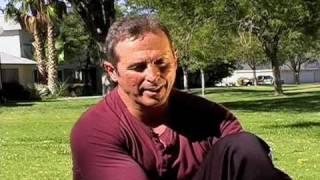 RAW FOOD VEGAN BODYBUILDER cab driver eats no meat