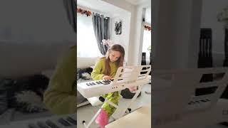 Anna Rosa first time on the piano