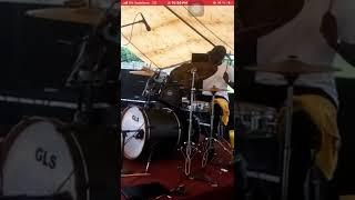 George drums on sound check 