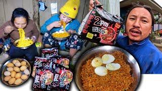 2pm Ramen Noodle and egg recipe eating अण्डा र पोरो 2pm चाउ चाउ खाजा खाको New Nepali Village vlog