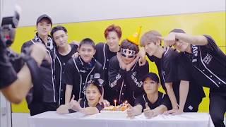 #5YearsWithEXO 