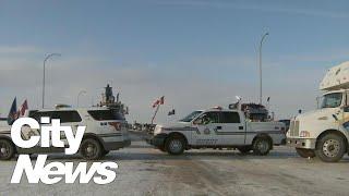 Coutts blockade comes to an end, RCMP remains in area