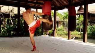 Muay Thai: Heavy Bag Training from Saiyok and Kem