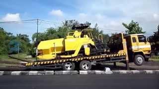 Self UnLoading Niigata Asphalt Finisher 11ton from Truckers