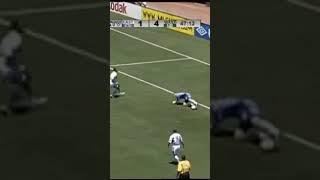 Linda pisada de VALDERRAMA  en el  MLS All Star Game 1999 