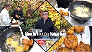 Aloo ki tikkian banai han |