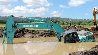 Excavator Stuck In Mud Kobelco SK200 Heavy Recovery Extended