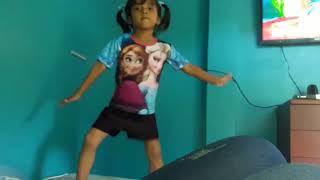 Jhuliana bailando