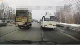 Инцидент на Воткинском шоссе. Выпали доски. Ижевск.