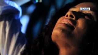 Dedunu Hendewe - Michelle Christine -  Official Full HD Video From www.Music.lk