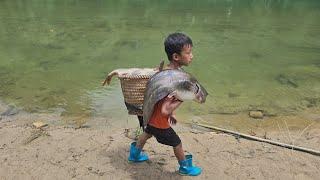 fishing skills, An orphan boy khai caught a catfish weighing 8kg, Stream fishing techniques