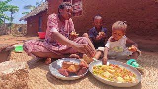 African Village Life #cooking Organic Green Peas Served With mahamri For Dinner