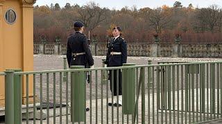 2024-11-06 Onsdag Drottningholms Slott vaktavlösning LedR Enköping - LedR Enköping