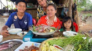 Homestead harvest :) Join mommy chef sreymao for grilled pork & fresh veggie delights!