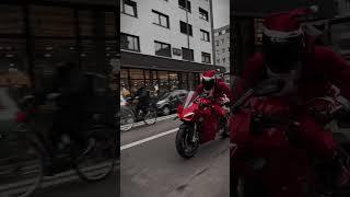 The reindeer are on vacation this season... ️ @dr.patma #HappyHolidays #Ducati