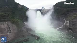 Large hydropower station opens sluice gates to battle floods in Guizhou, China