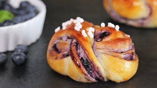 Blueberry Swirl Buns | How Tasty Channel