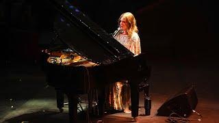 Freya Ridings - Lost Without You (Live at the Royal Albert Hall)