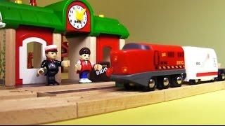 Toy Train to London: Kids Mega Quality Toys BRIO Demo Review: Build & Play Trucks: สาธิตรถไฟของเล่น