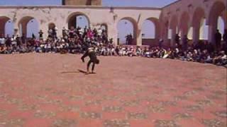 bboy naruto power move in santa cruz a oran (wahran) dans une fete 2009