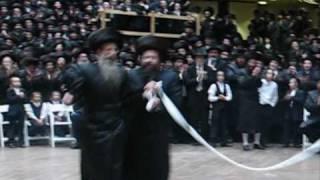 Historical Bobov Wedding, Bobover Rebbe & Avda"k Bobov Mitzva Tantz in 48st Shul