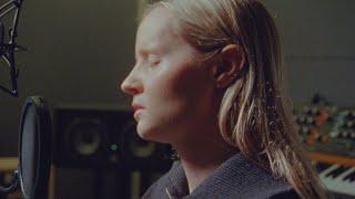 Charlotte Day Wilson - Cyan Blue (Live in London)