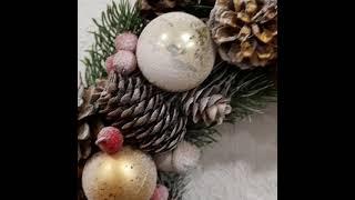 Новогодний венок из шишек.