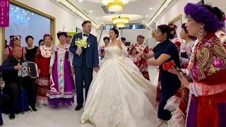 Xinjiang Adventures | Let's dance! An inter-ethnic wedding experience