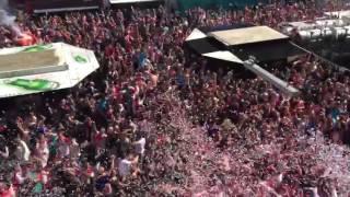 Vreugde op het Stadhuisplein: Feyenoord is kampioen!