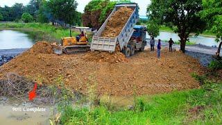 Wonderful 90%!! work in a project that is stronger than KOMATSU Dozer cutting rocks in the water