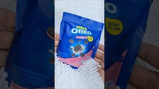 hunting jajan mini oreo strawberry dalam butiran styrofoam #shorts #jajanan #minioreo