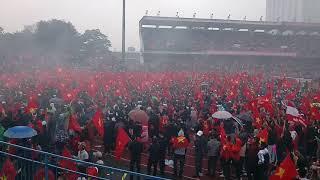 The best atmosphere ever at Lach Tray Stadium. Sân Lạch Tray bốc cháy. Part2