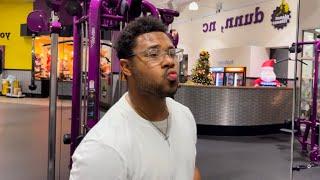 Training Back and Shoulders at Planet Fitness on Christmas Eve