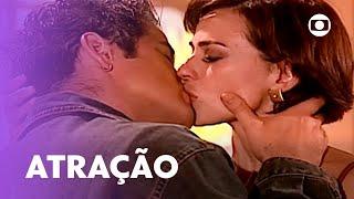 Léo beija Maysa e ela fica completamente hipnotizada! | O Clone | Vale a Pena Ver de Novo