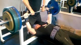 70-year old benching 160 kg (352 lbs)