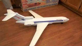 1960s REMCO UNITED 727 Jet Mainliner Motorized Largest Toy Plane in The World