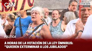 MANIFESTACIÓN de JUBILADOS en el CONGRESO a horas de la VOTACIÓN de la LEY ÓMNIBUS