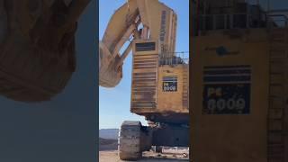 AWESOME GIANT EXCAVATOR KOMATSU PC 8000 SHOVEL