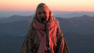 Livestream med Maria Haukaas Mittet og Lars Bremnes på Gaustatoppen/ visitrjukan.com