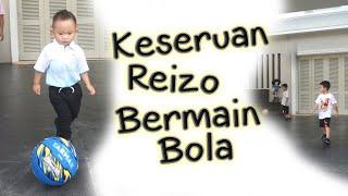 Reizo Bermain Bola