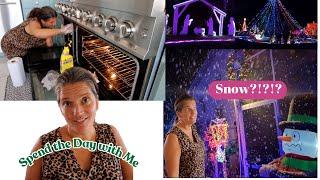 Snack Bins, Christmas Shopping, Florida Snow & Cleaning!